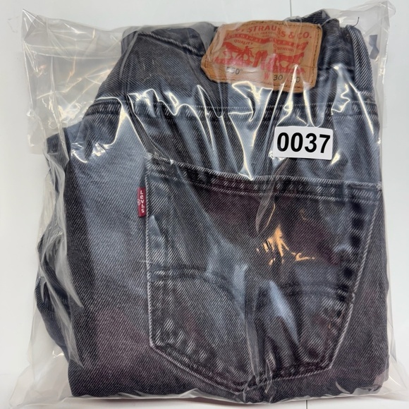 Levis Jeans Womens 30x30 Black 550 Straight Leg Mid Rise - Picture 13 of 13